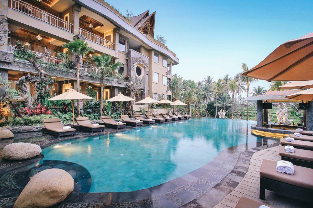 คุวราสังหรัณห์ เอ ปรามานา ดีพีซ Hotel อูบุด ภายนอก รูปภาพ The swimming pool at the hotel